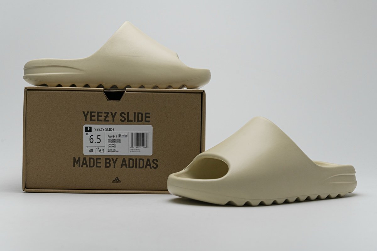 coco-FW6345 adidas Yeezy Slide “BONE” - view 1