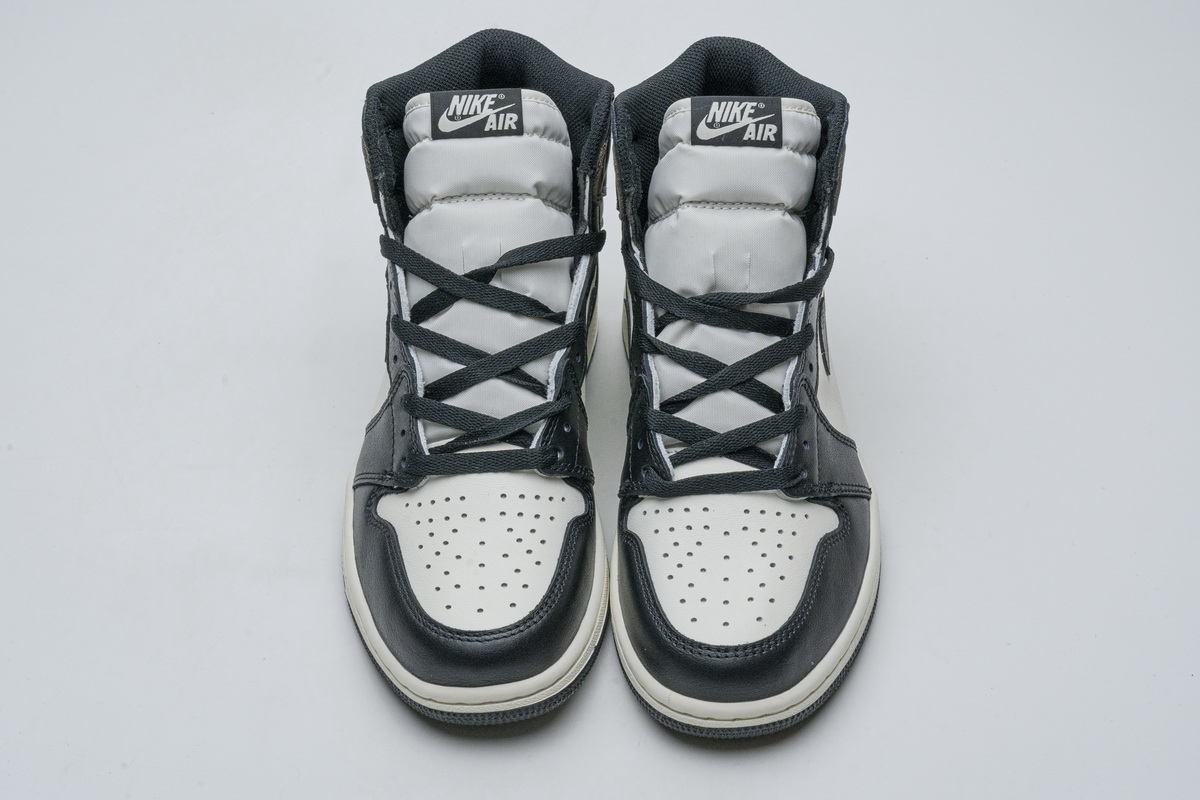 Air Jordan 1 Retro High OG ‘Dark Mocha’ - view 3