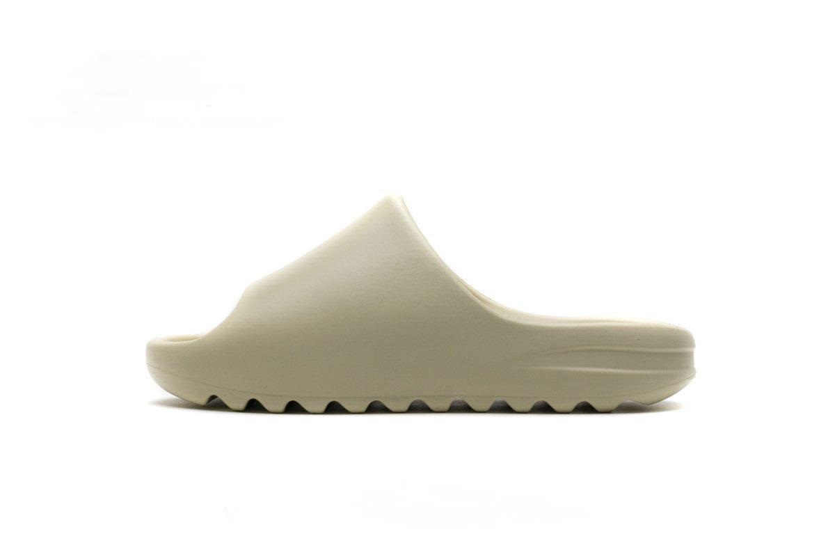 coco-Adidas Yeezy Slide “Desert Sand”