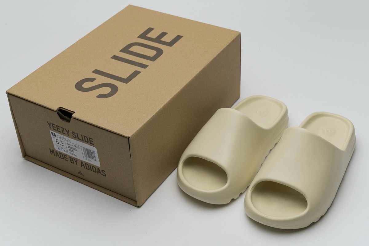 coco-FW6345 adidas Yeezy Slide “BONE” - view 2