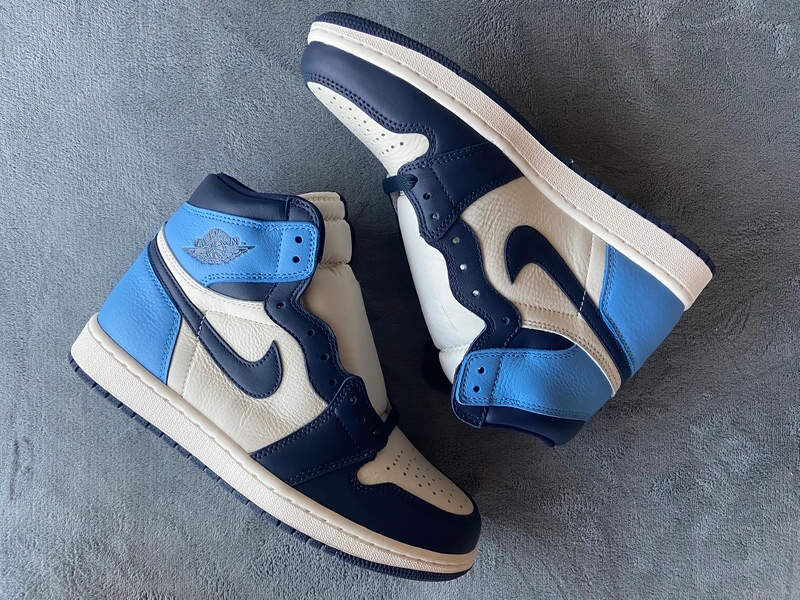 Coco - Air Jordan 1 Retro High OG “Obsidian University Blue” - view 3
