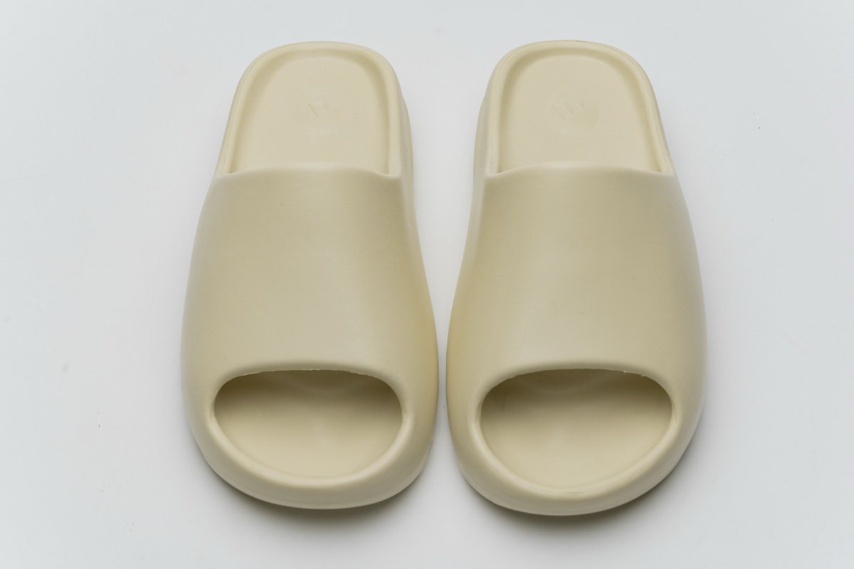 coco-FW6345 adidas Yeezy Slide “BONE” - view 4