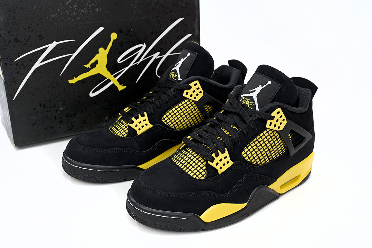 Air Jordan 4 Thunder Yellow - view 4
